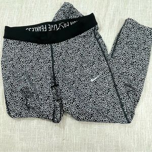 Nike Women Dri-Fit Black and White Dotted Leggings Size XS (21 inch inseam)